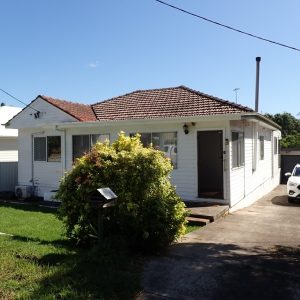 Building Reports P4010981 300x300 - Building Reports